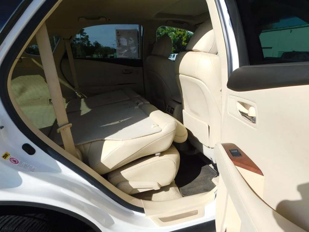 Used 2015 White Lexus 350 image 28