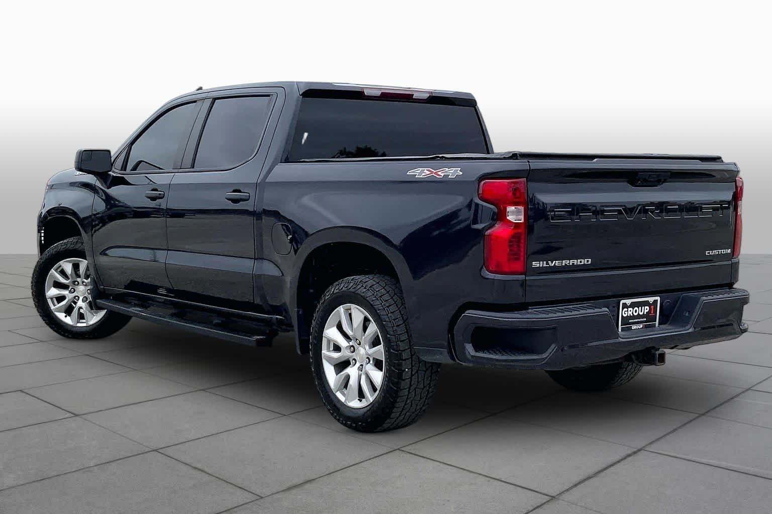 Used 2022 Dark Ash Metallic Chevrolet Custom image 12