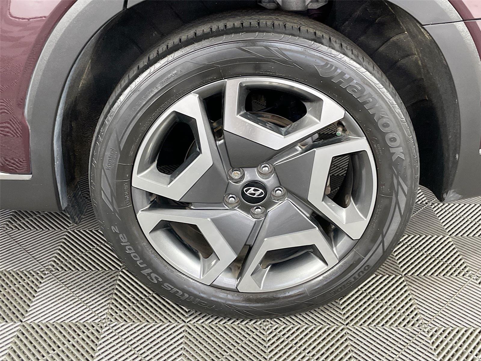 Used 2023 Sierra Burgundy Hyundai Limited image 37