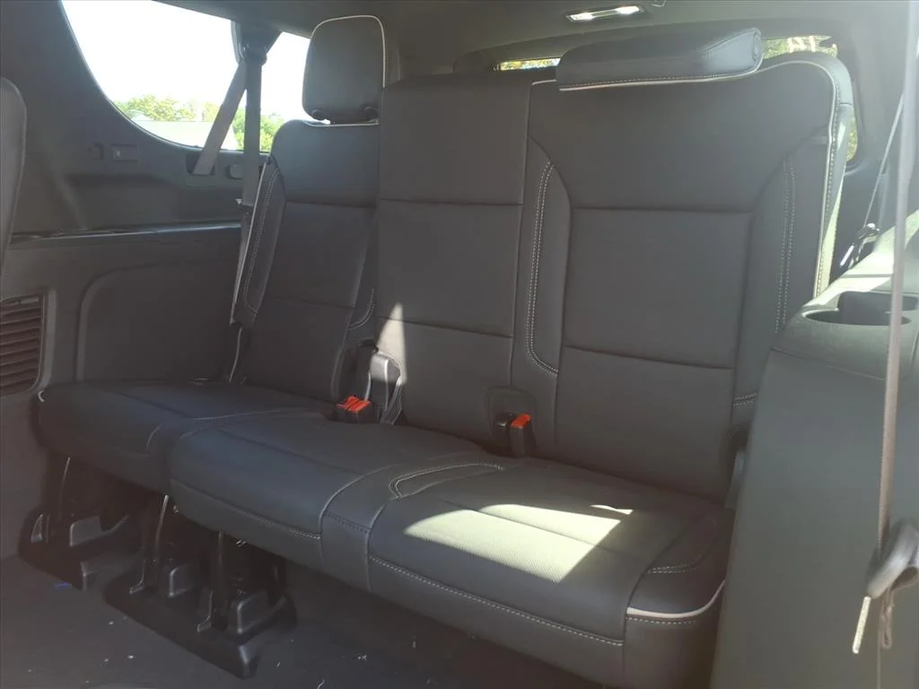 2026 Chevrolet Suburban Premier - Photo 16