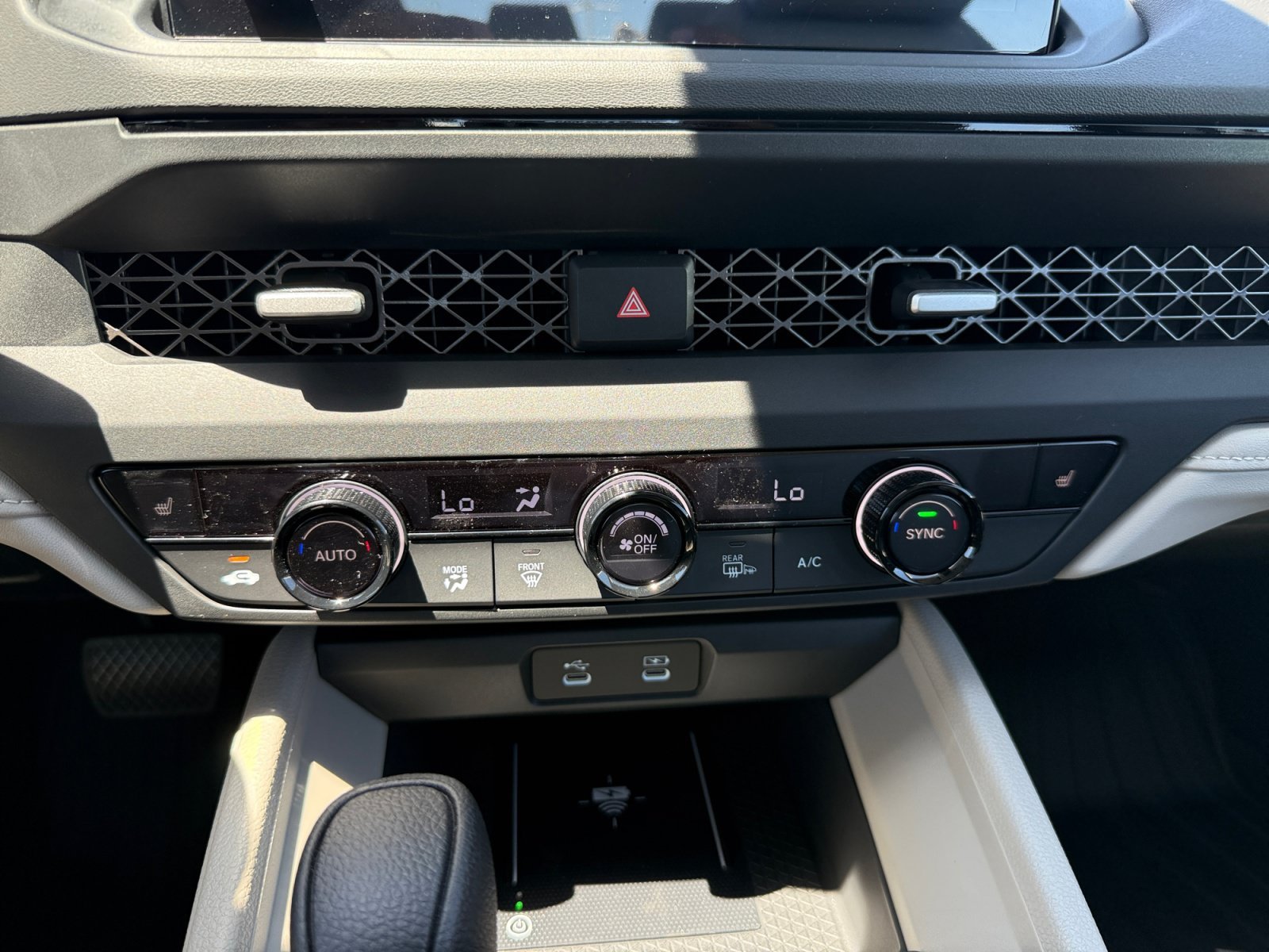 New 2026 Platinum White Pearl Honda SE image 13