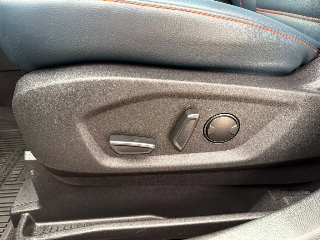 Used 2024 Agate Black Metallic Ford SEL image 19