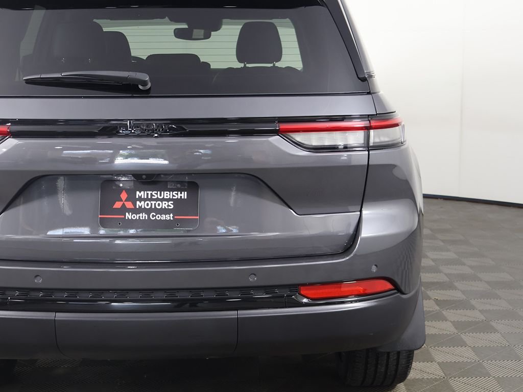 Used 2024 Gray Jeep Altitude X image 15