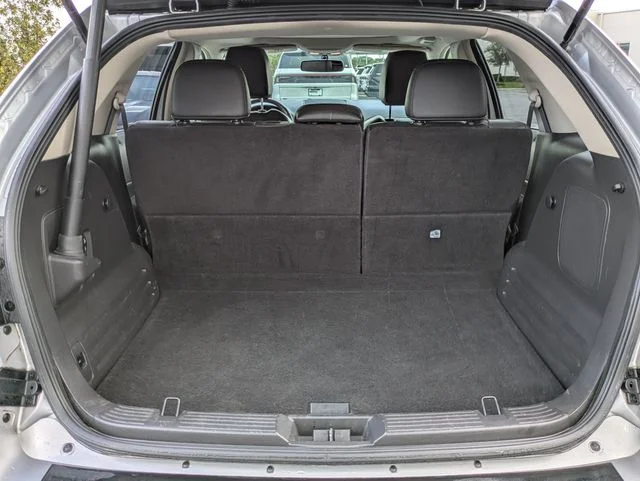 Used 2014 Gray Lincoln Base image 13