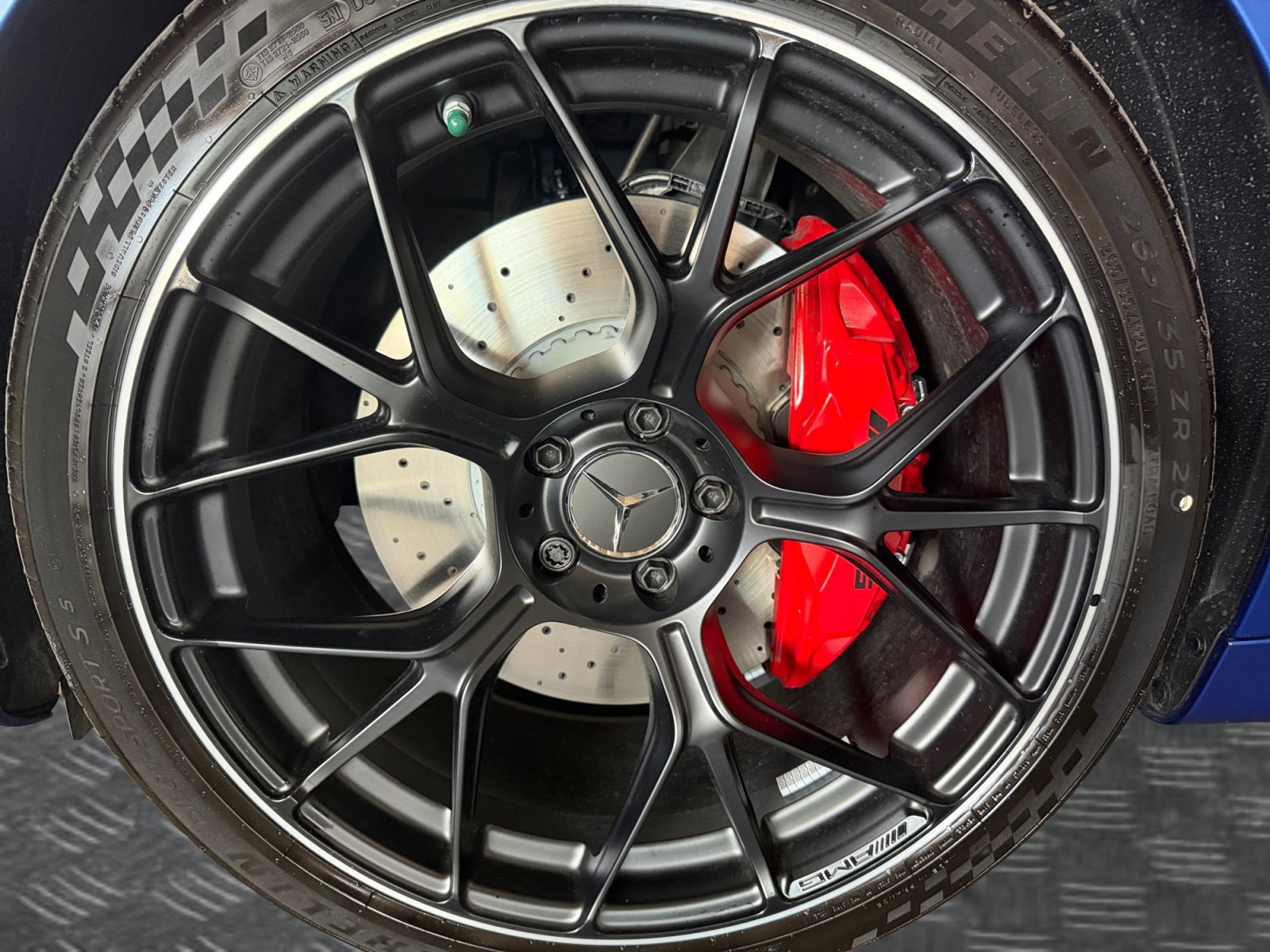 New 2026 MANUFAKTUR Starling Blue Magno Mercedes-Benz AMG® CLE 53 4MATIC+ Coupe image 9