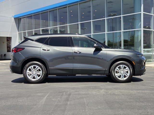 Used 2019 NIGHTFALL GRAY METALLIC Chevrolet  image 4