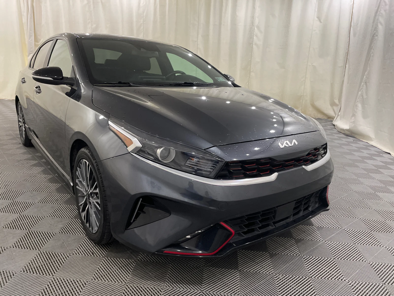 Used 2022 Gravity Gray Kia GT-Line image 3