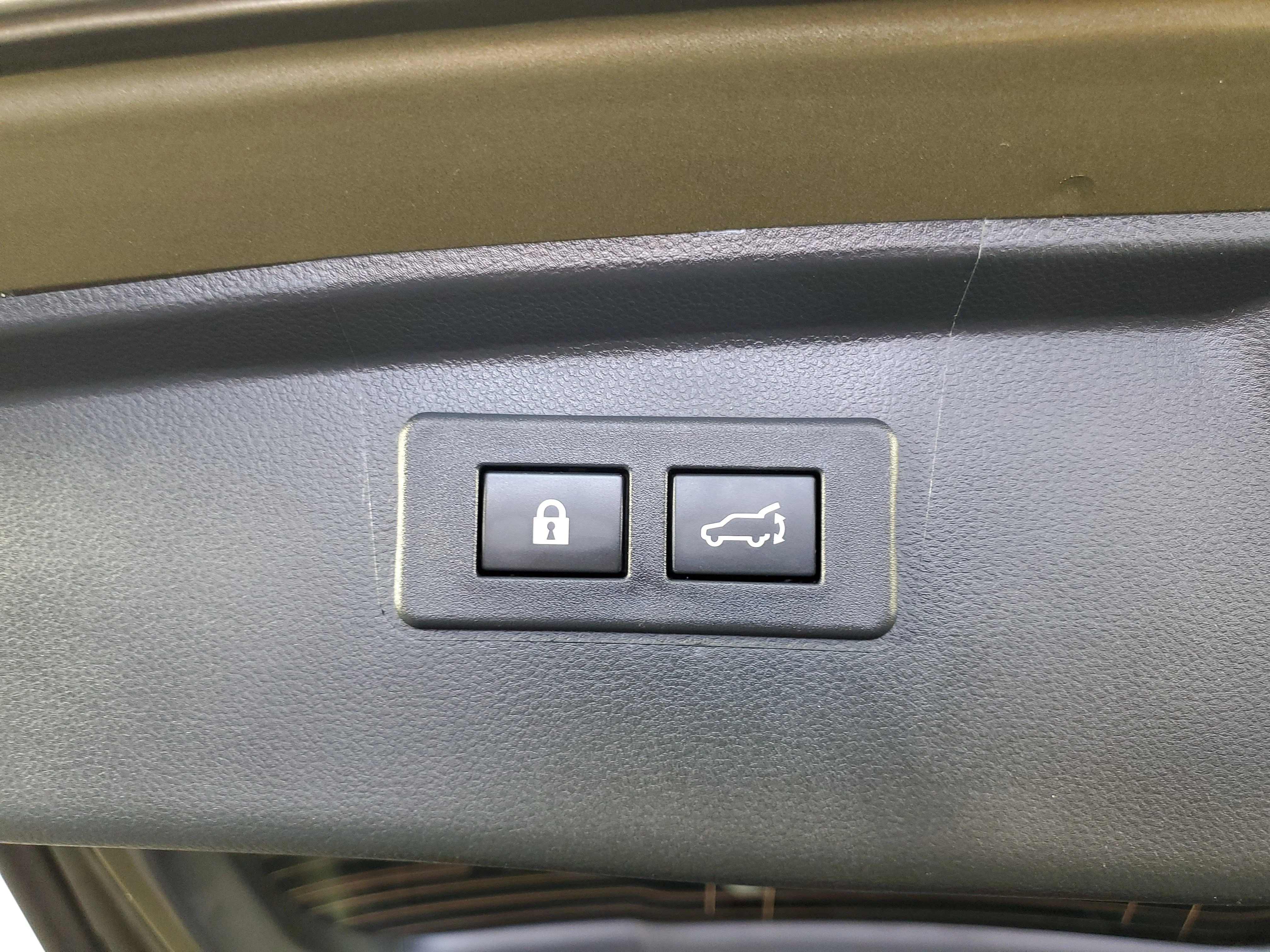 Used 2025 Autumn Green Metallic Subaru Premium image 33