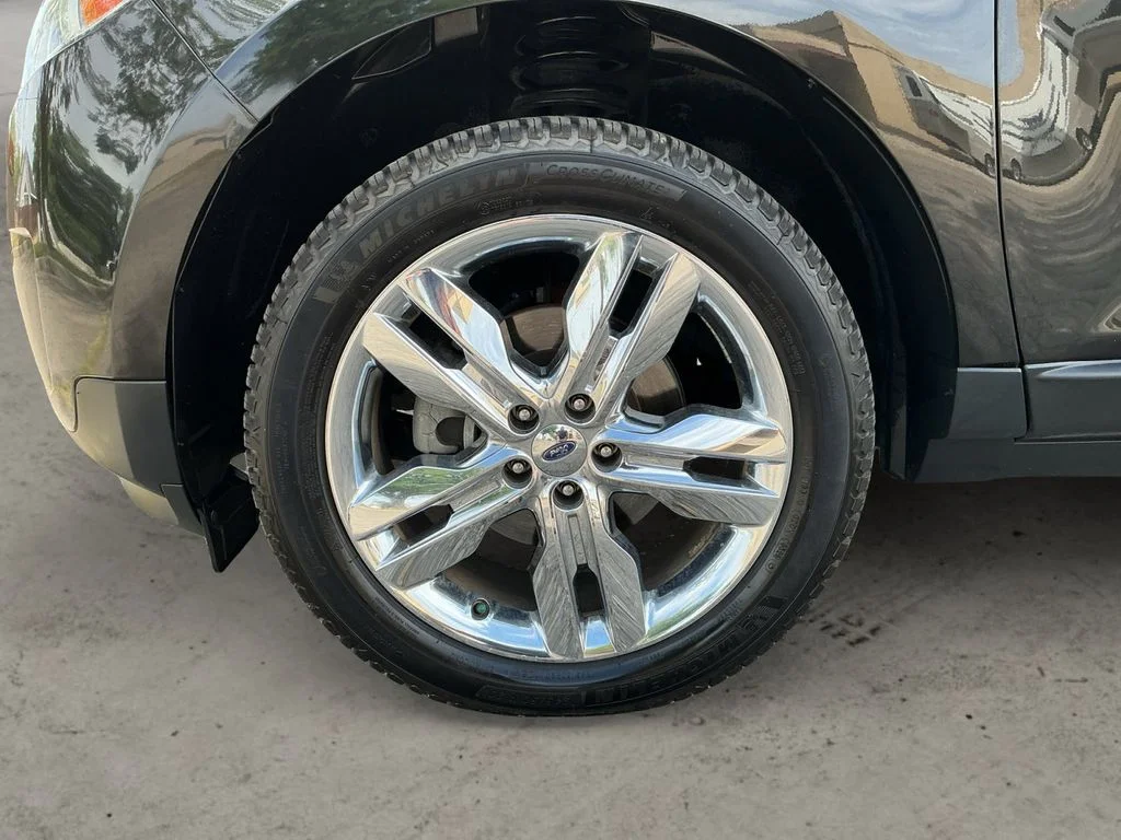 Used 2014 Black Ford Limited image 9