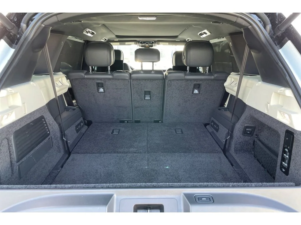 Used 2023 Fuji White Land Rover SE image 16