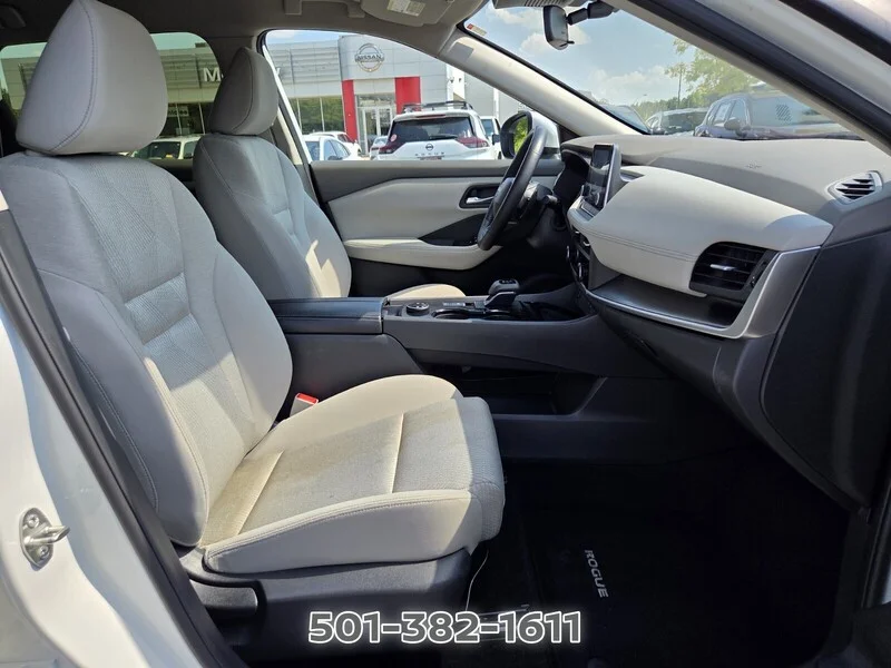 Used 2025 White Pearl NISSAN AWD SV image 22