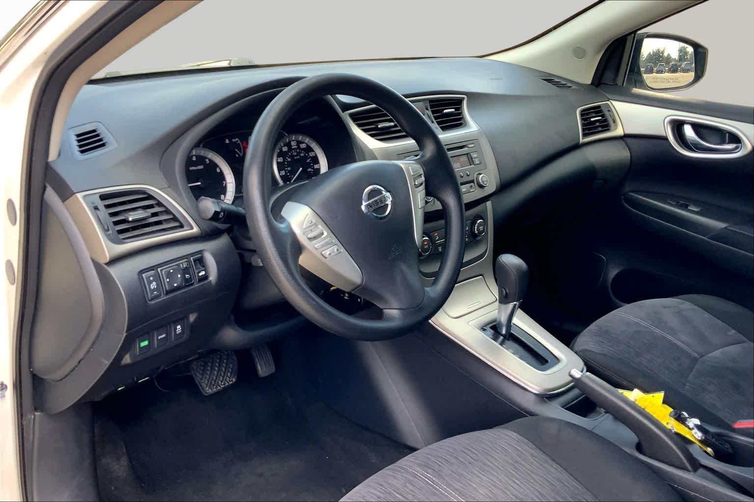 Used 2014 Aspen White Nissan SV image 17