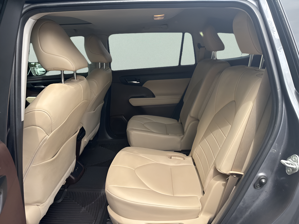 Used 2020 Gray Toyota XLE image 11