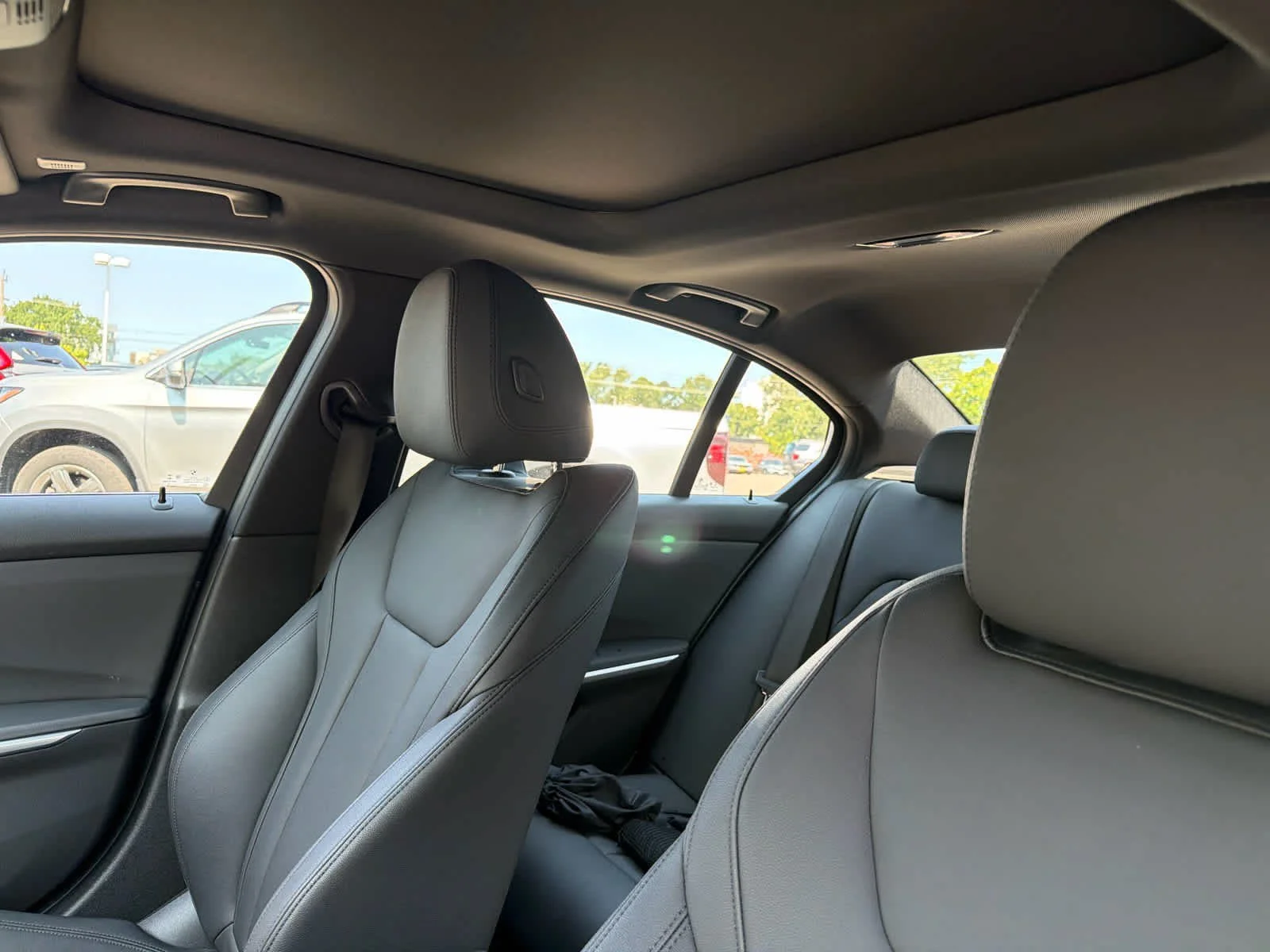 Used 2019 Mineral Gray Metallic BMW 330i xDrive image 9