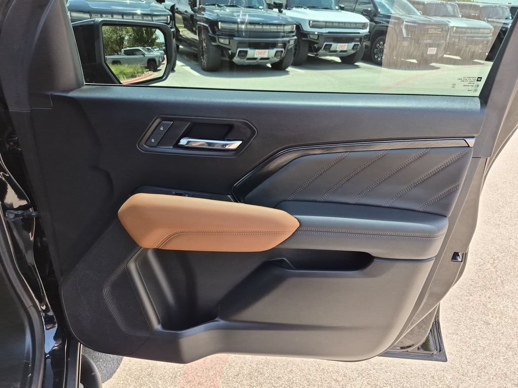 Used 2025 Onyx Black GMC AT4 image 38