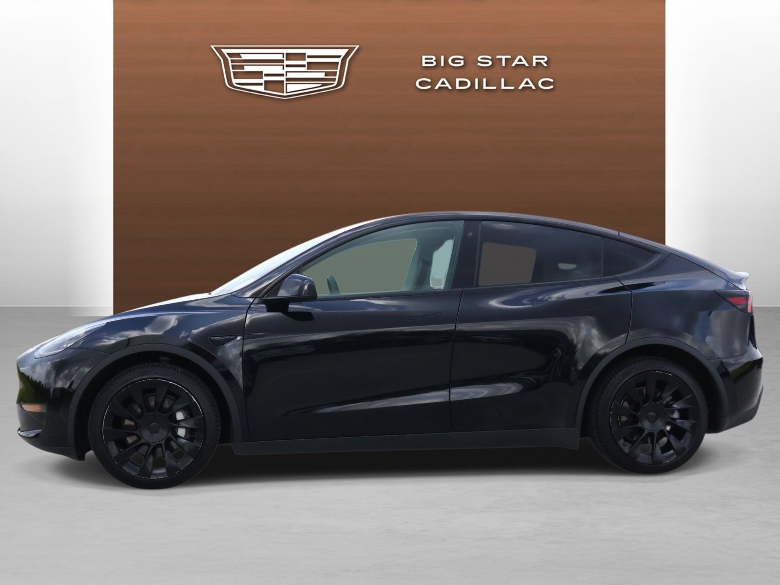 Used 2021 Tesla Model Y Long Range with VIN 5YJYGDEE0MF062466 for sale in Friendswood, TX