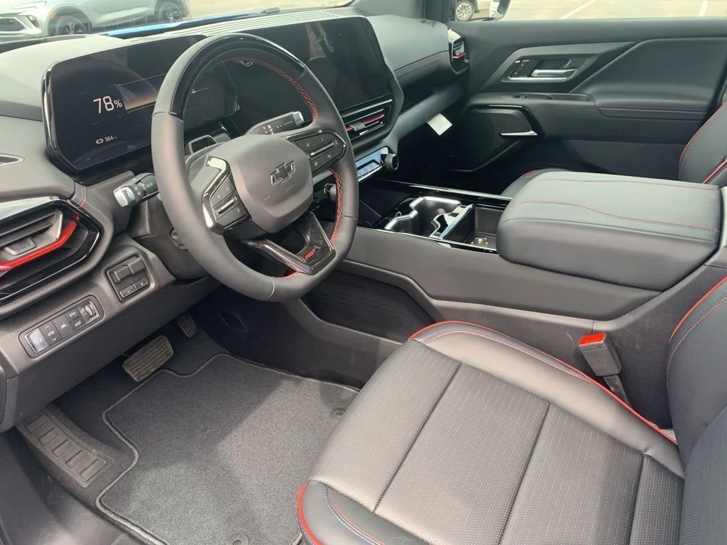 2025 Chevrolet Silverado EV RST - Photo 10
