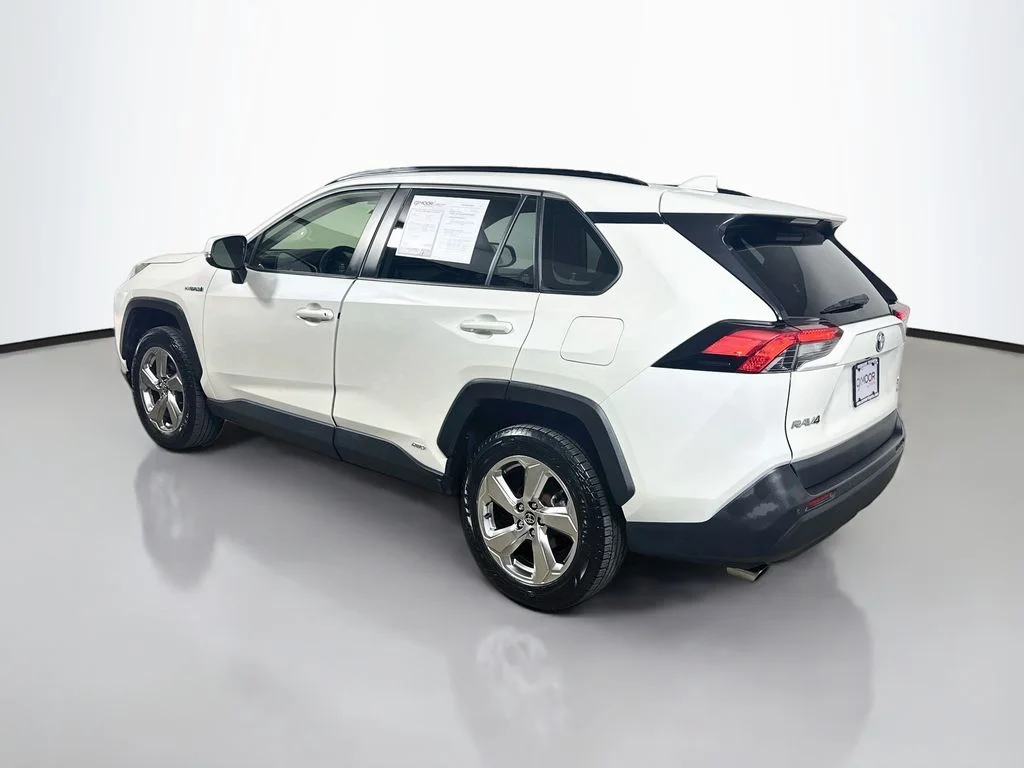 Certified Used 2021 Blizzard Pearl Toyota Hybrid XLE Premium image 5