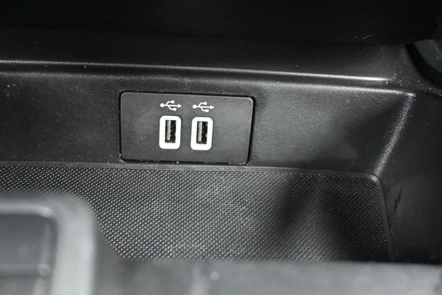 Used 2019 Blue Ford XLT image 28