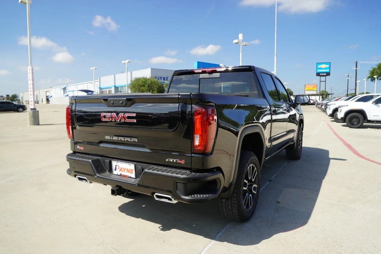 2026 GMC Sierra 1500 AT4 - Photo 7