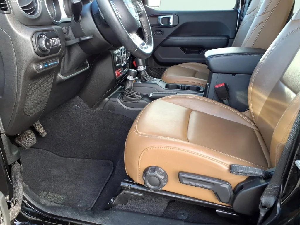 Used 2021 Black Jeep Unlimited Rubicon 4xe image 20