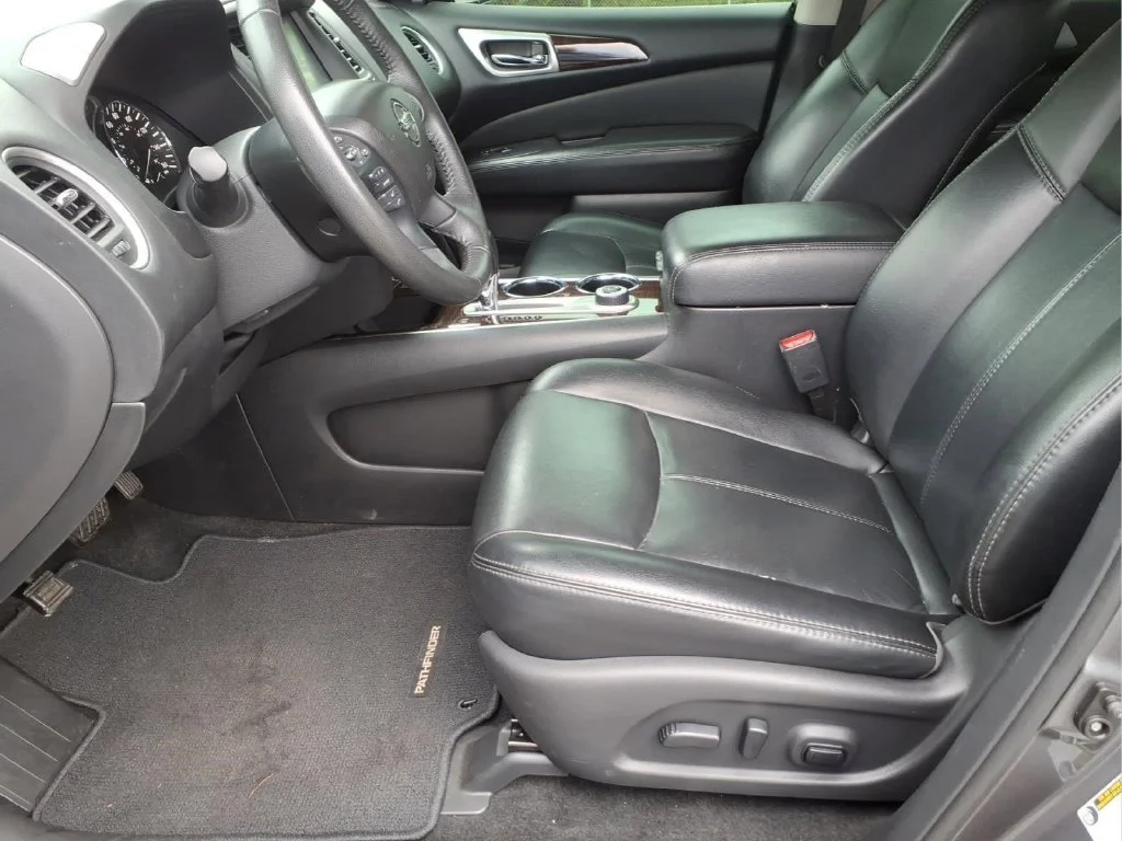 Used 2016 Gray Nissan SL image 12