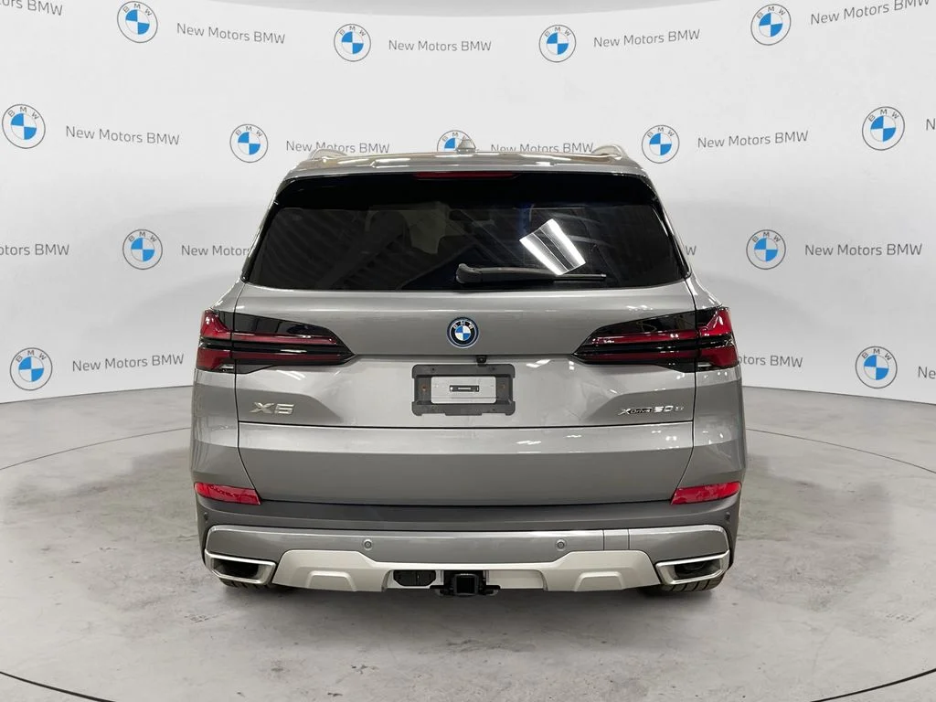 Used 2025 Gray Metallic BMW xDrive50e image 4