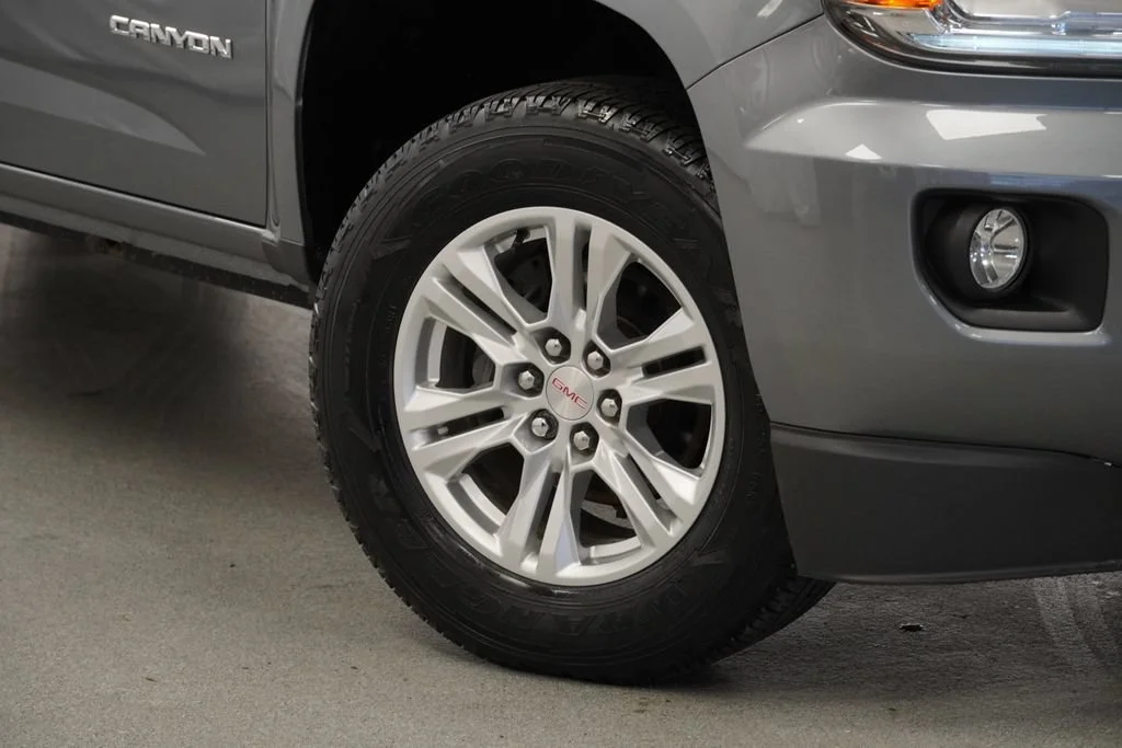 Used 2020 SATIN STEEL METALLIC GMC 4WD SLE image 9