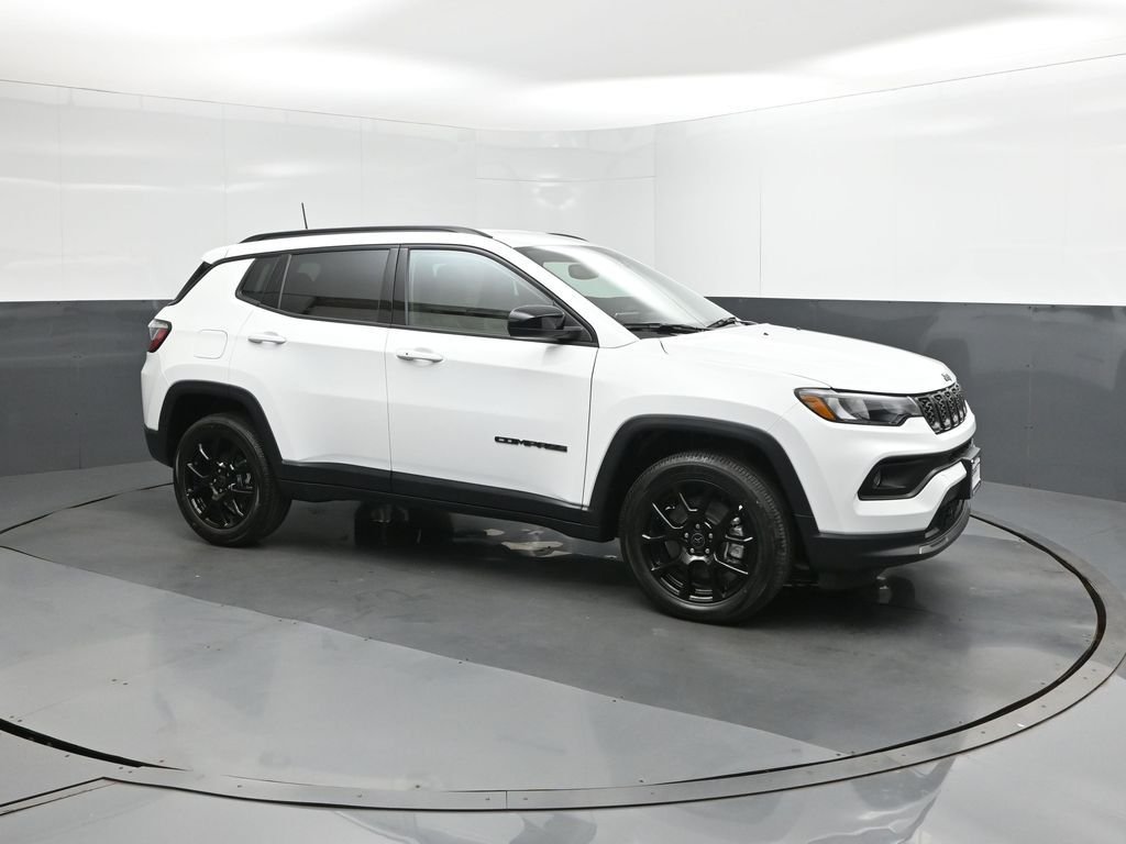 New 2026 Bright White Clearcoat Jeep Latitude image 17