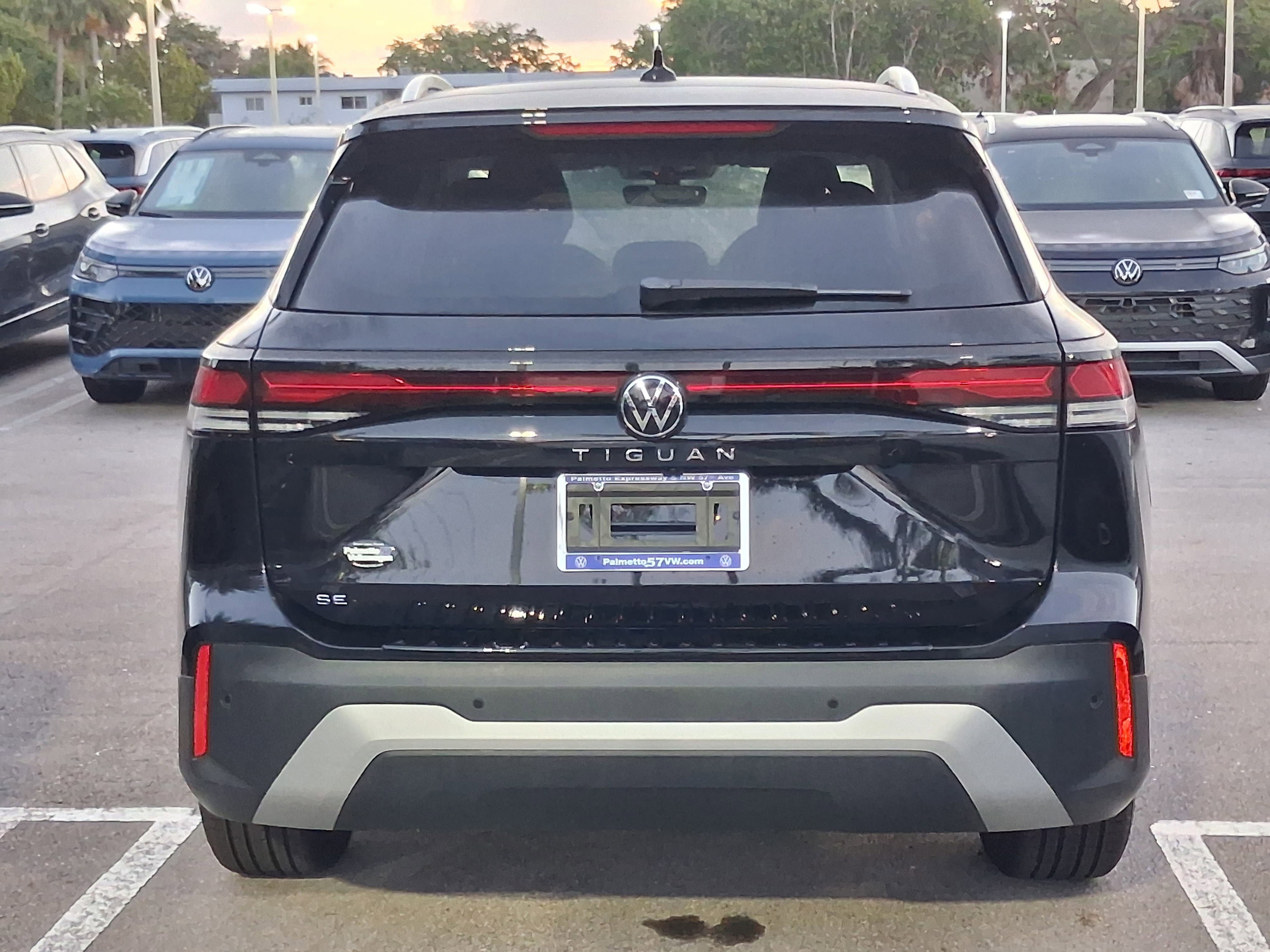 New 2026 Black Volkswagen 2.0T SE image 4
