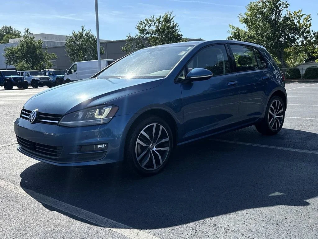 Used 2015  Volkswagen TSI SE 4-Door image 3
