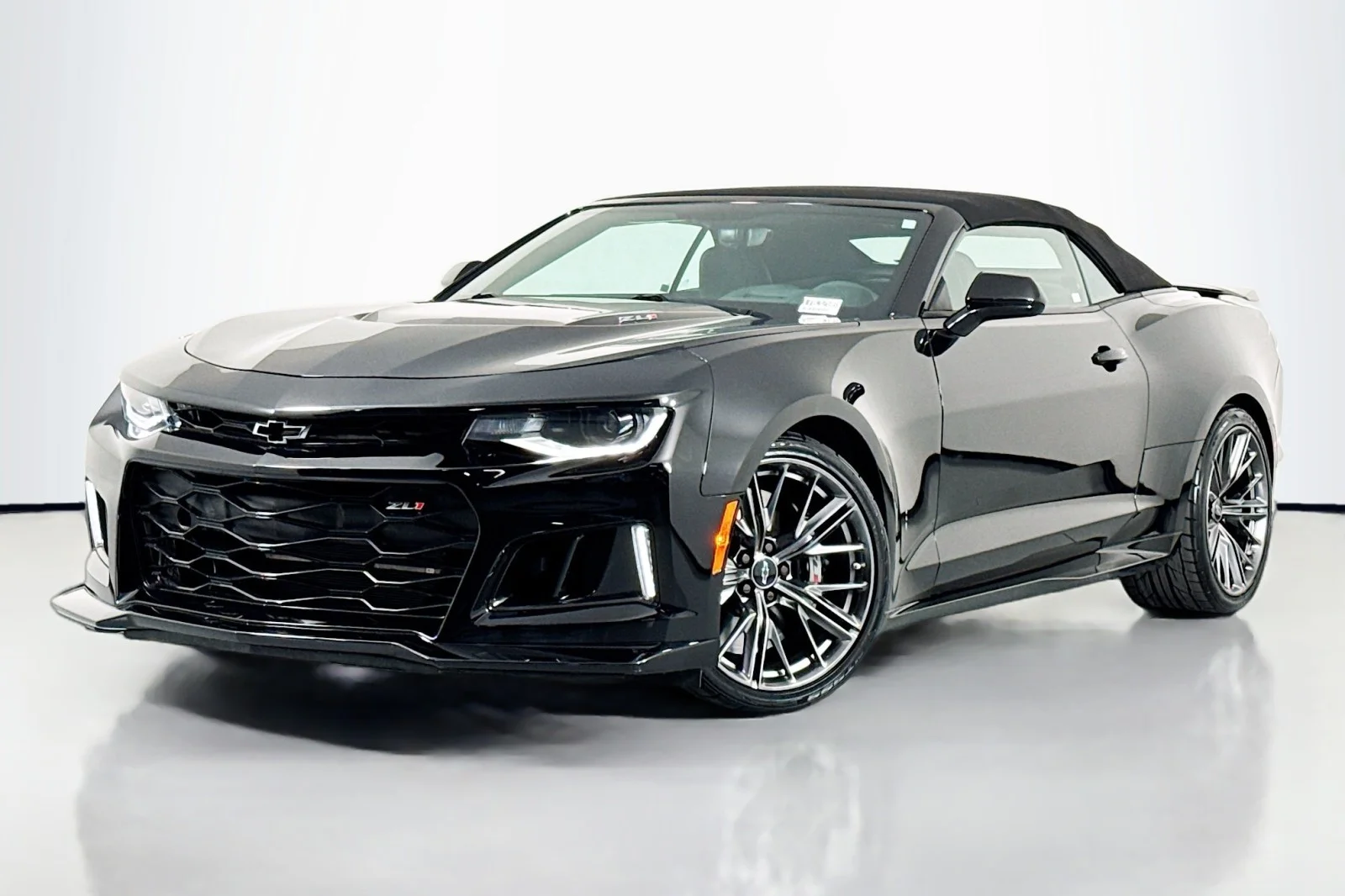 2023 Chevrolet Camaro ZL1 Convertible's photo