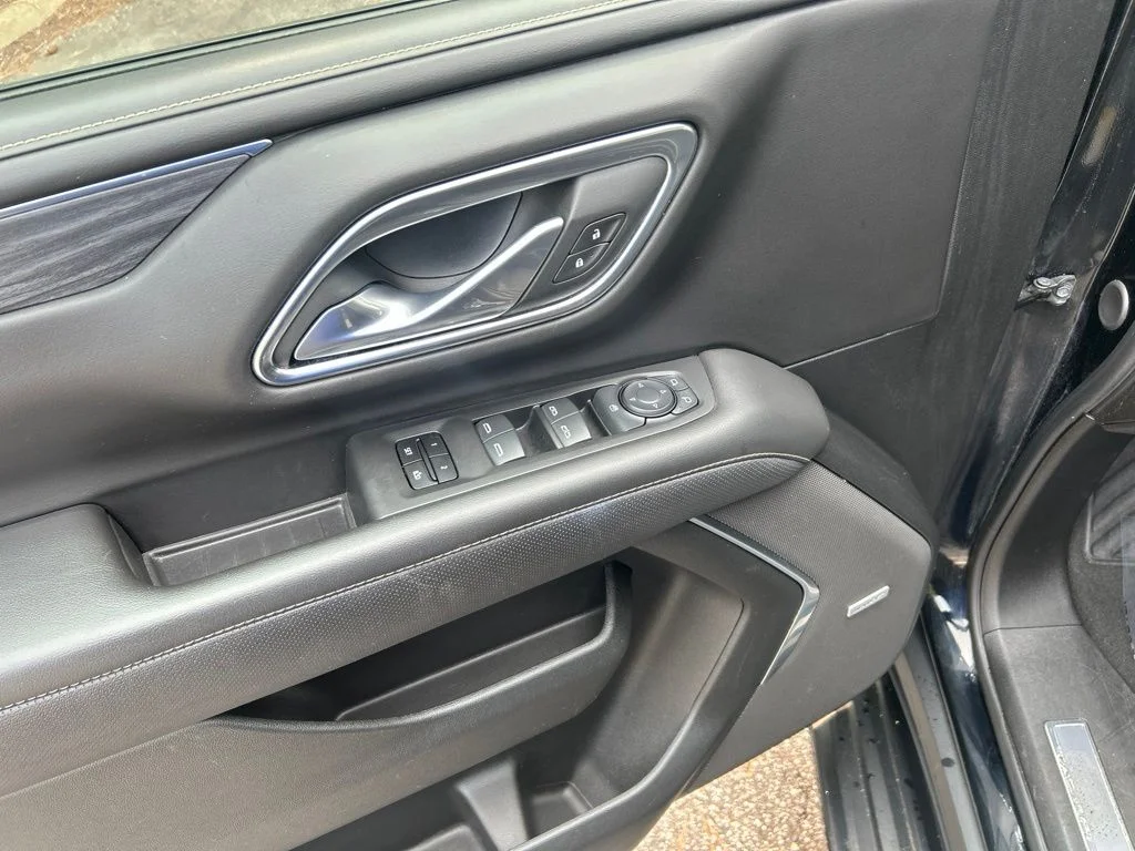 Used 2024 Black GMC SLT image 16