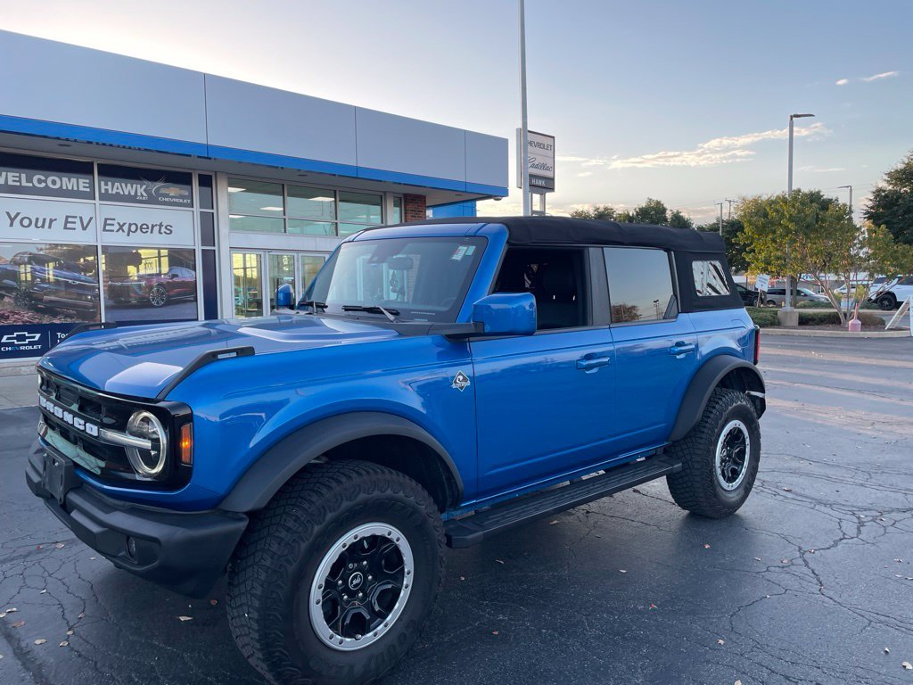Used 2023 Blue Ford Outer Banks image 1
