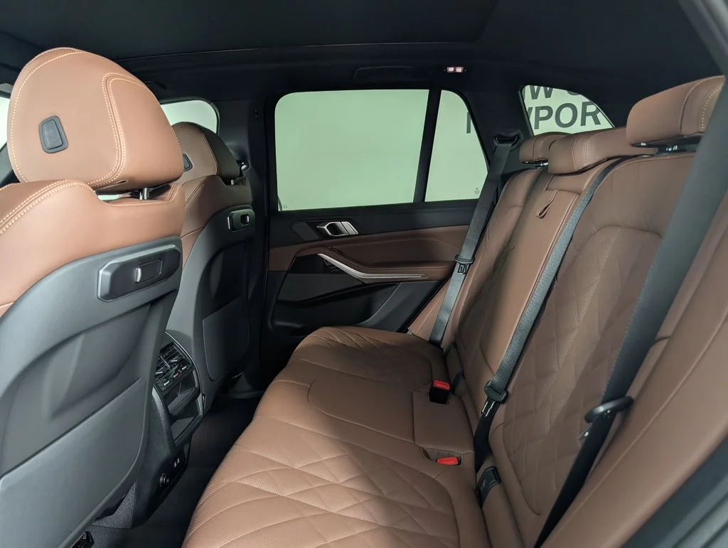 New 2026 Skyscraper Grey Metallic BMW xDrive40i image 13