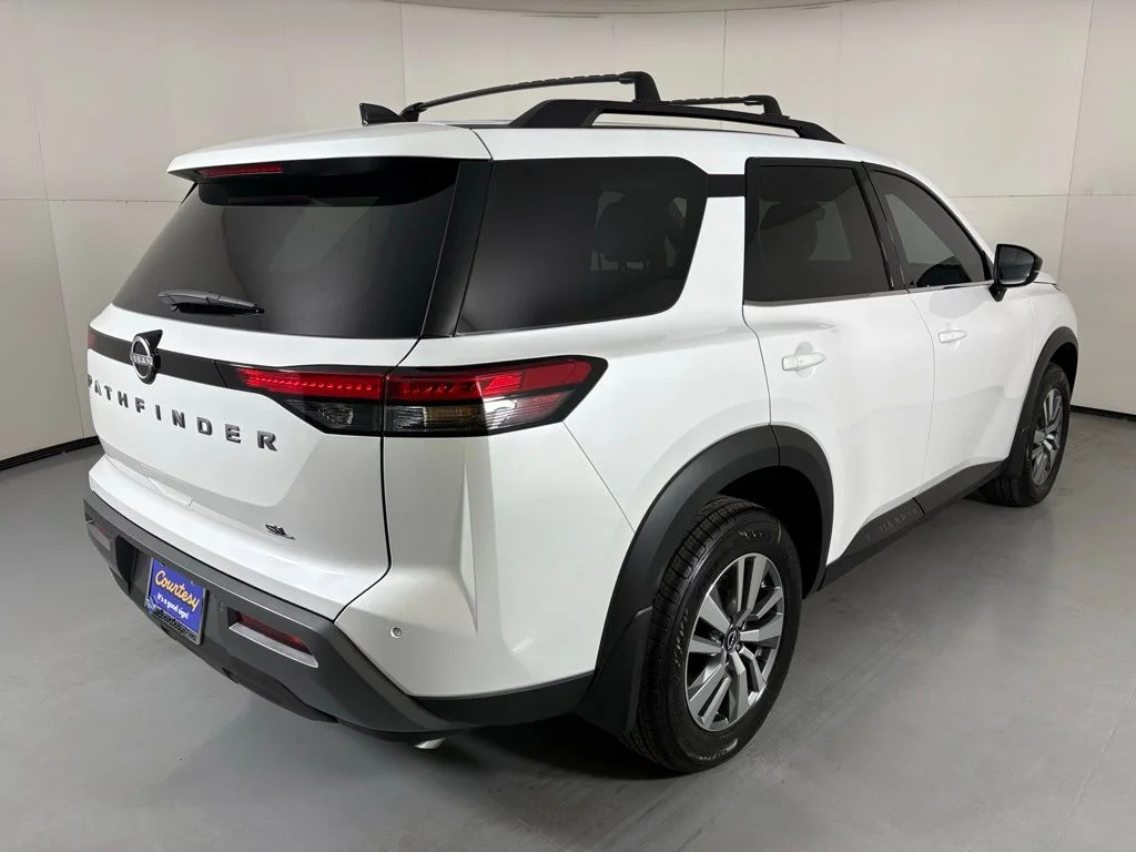 New 2026 Everest White Pearl TriCoat Nissan SL image 8