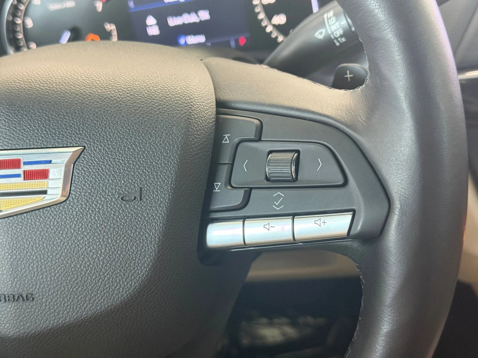 Used 2020 CRYSTAL WHITE TRICOAT Cadillac Luxury image 12