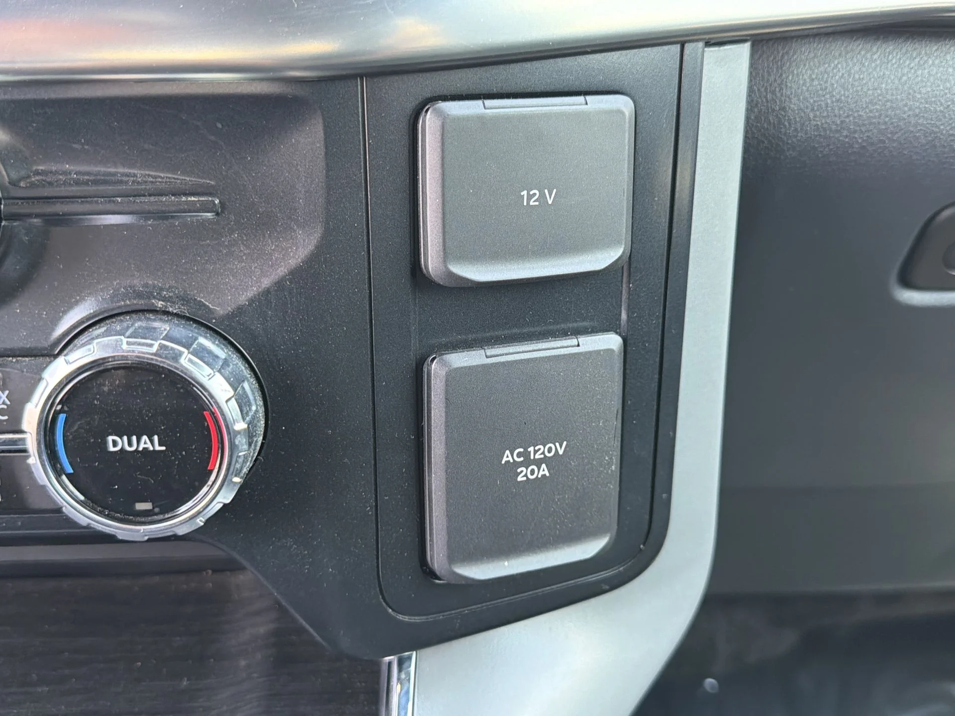 Certified Used 2024 Gray Metallic Ford Lariat image 8