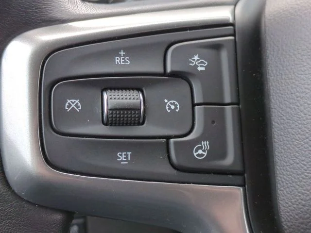 Used 2022 White Chevrolet LT image 18