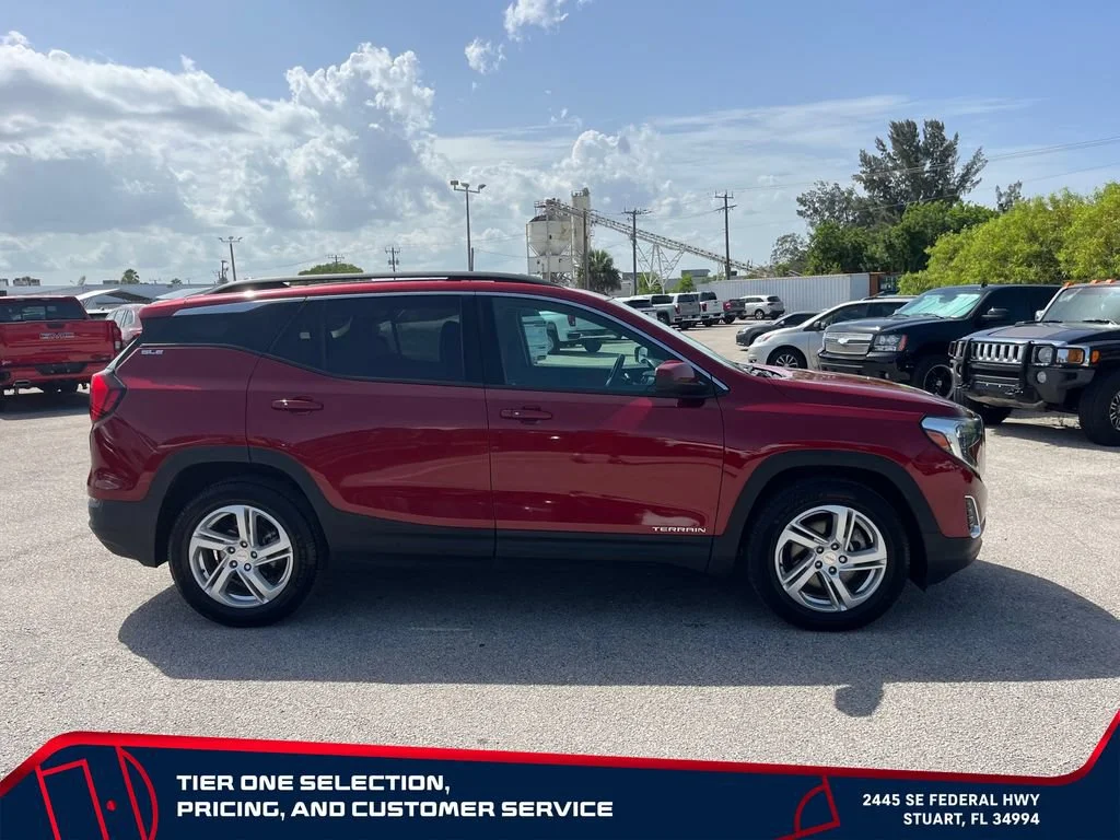 Used 2018 RED QUARTZ TINTCOAT GMC SLE image 8