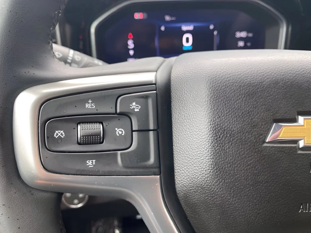 Used 2026 Summit White Chevrolet LT image 18