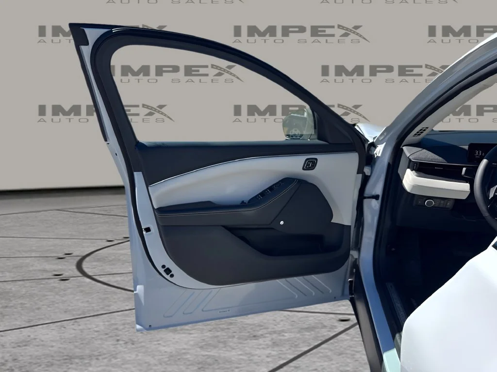 Used 2022 White Ford Premium image 25