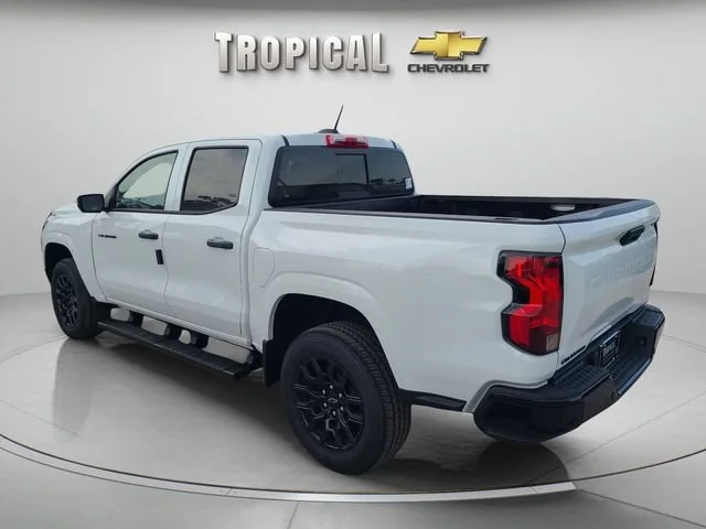 New 2026 Summit White Chevrolet WT image 3