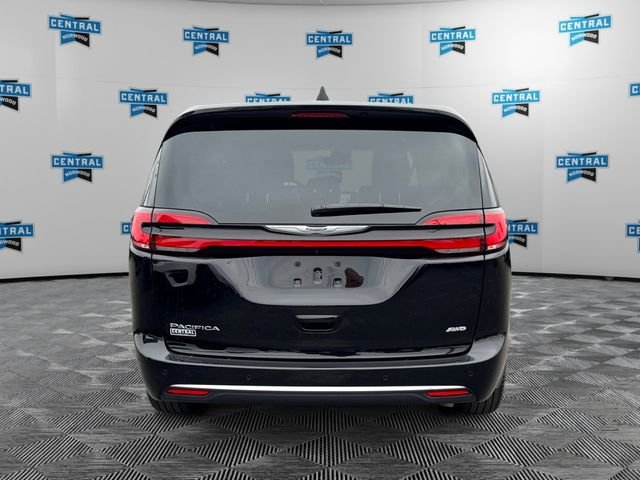 Used 2025 Black Chrysler Select image 5