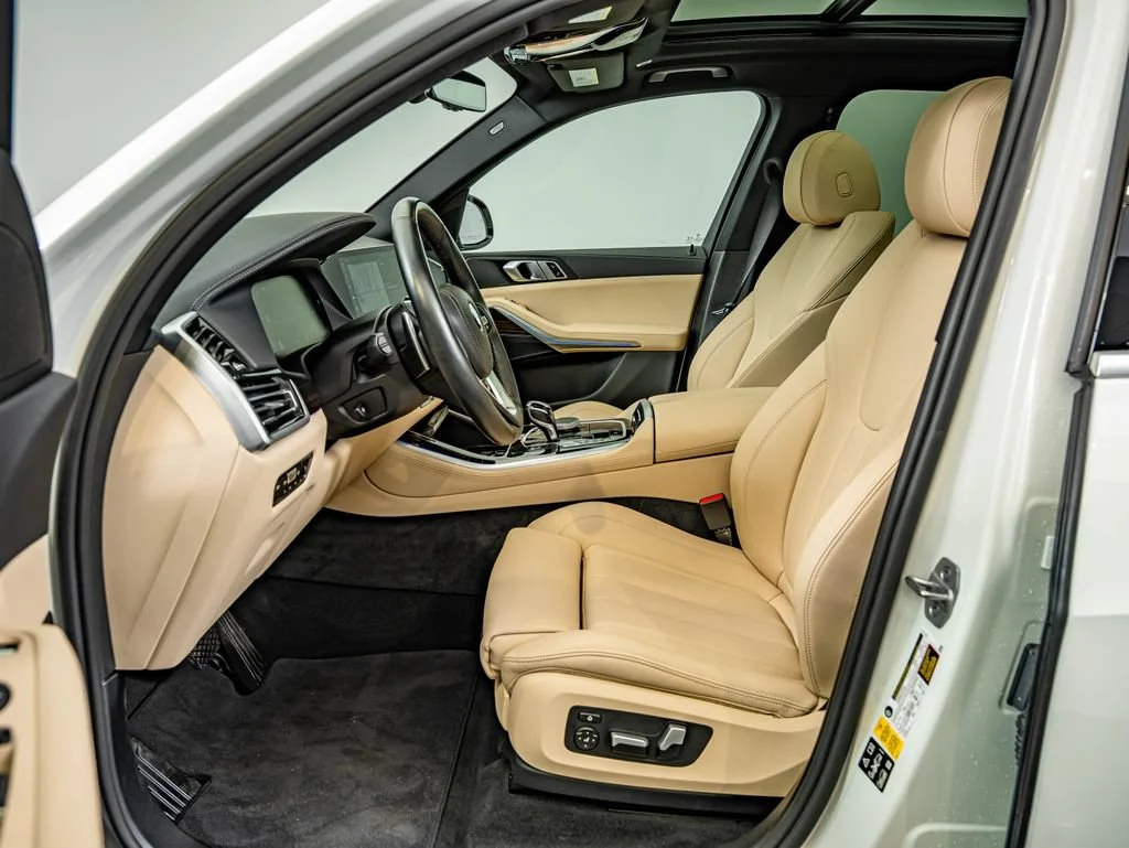 Used 2021 Alpine White BMW xDrive40i image 32