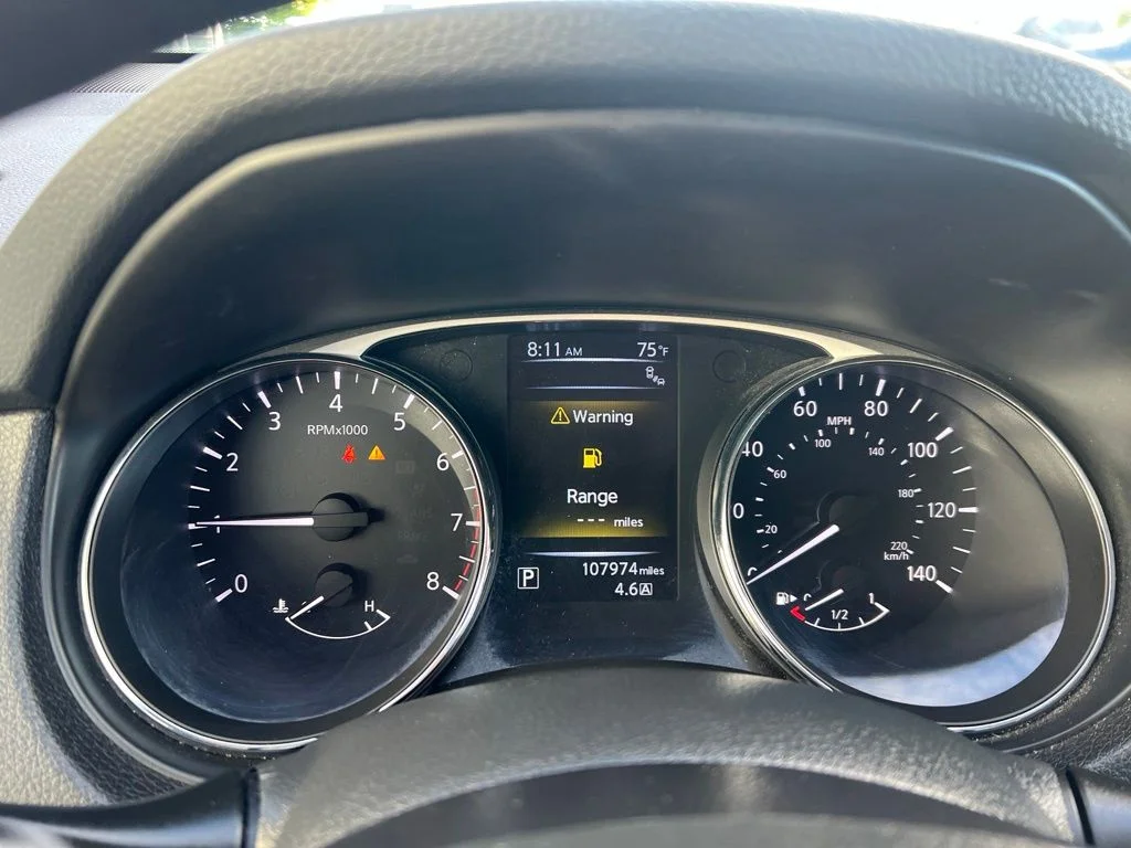 Used 2016 White Nissan SV image 34