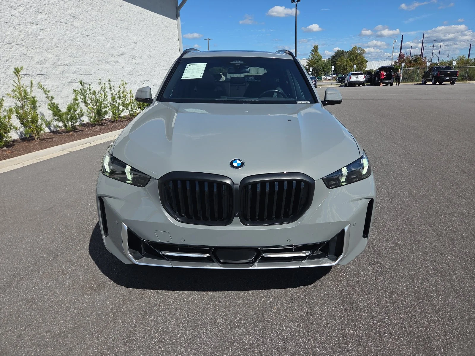 Used 2025 Gray BMW xDrive40i image 9
