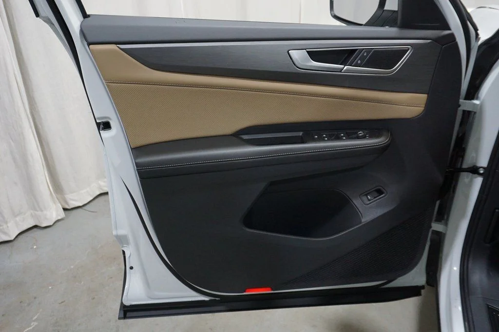 2025 Volkswagen Atlas Cross Sport SE w/Tech - Photo 26