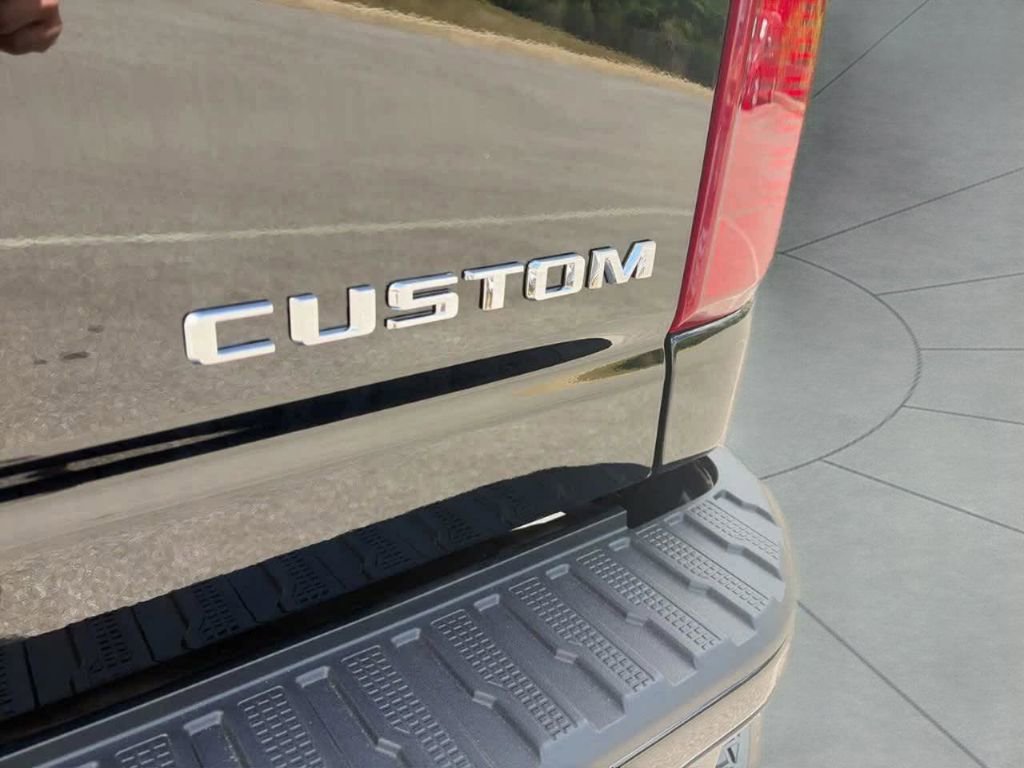 2026 Chevrolet Silverado 2500 HD Custom - Photo 8