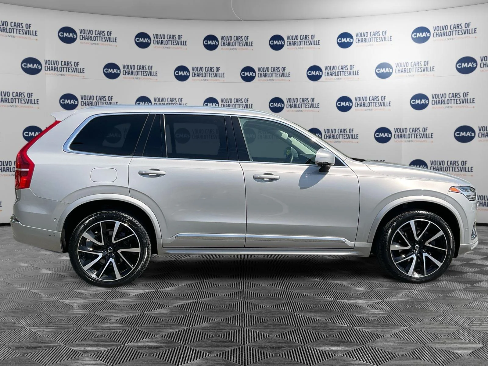 Used 2023 Silver Dawn Metallic Volvo Plus image 6